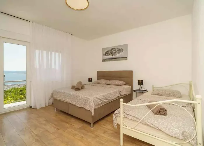 Near In 54775 Apartment Dramalj